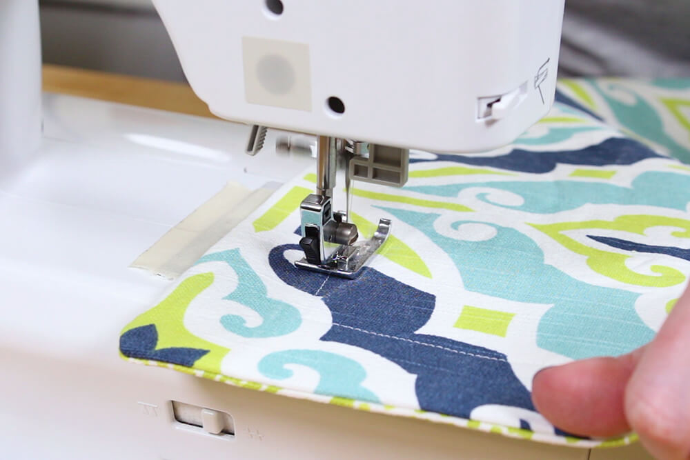 Flanged Pillow Sham - Pivot and continuing sewing