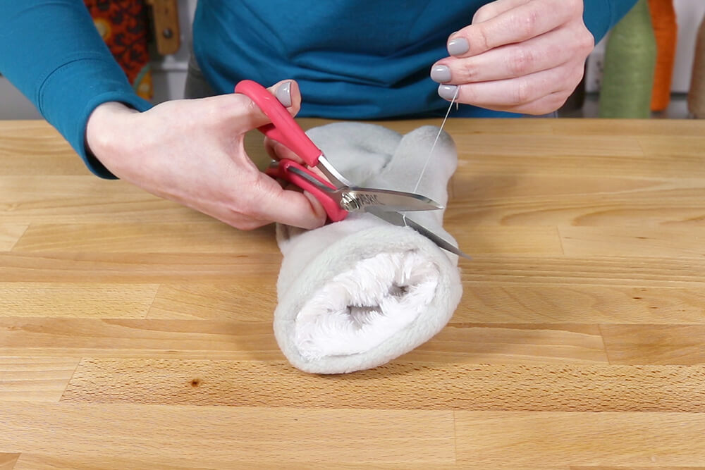 Fleece Mittens with Faux Fur - Finish sewing the gap