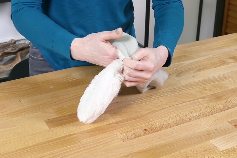 Fleece Mittens with Faux Fur - Fit the lining into the fleece