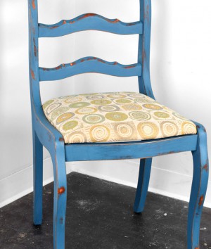 How to Measure Dining Room Chairs for Upholstery Fabric